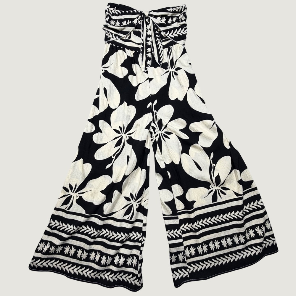 NWT Modern Black White Floral Jumpsuit Tropical Boho Size M Vacation Beach